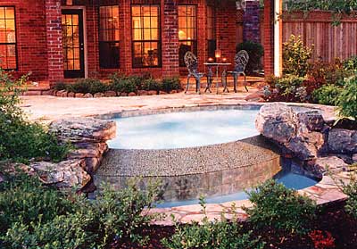Free-form Rocky Spa