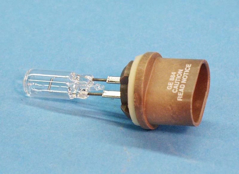 GE884 - Light Bulb,GE Halogen,12.8V,27W,Plug Base - GE884