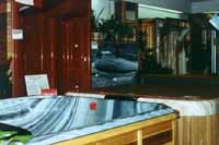 Store4.jpg (12924 bytes)